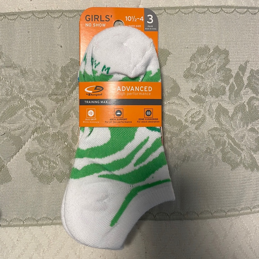 Girls champion No Show Socks